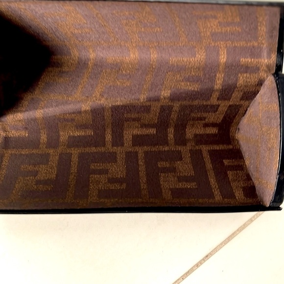 🆕FENDİ LEATHER SUNGLASSES HARD CASE SUNGLASSES NOT INCLUDED - Picture 5 of 6